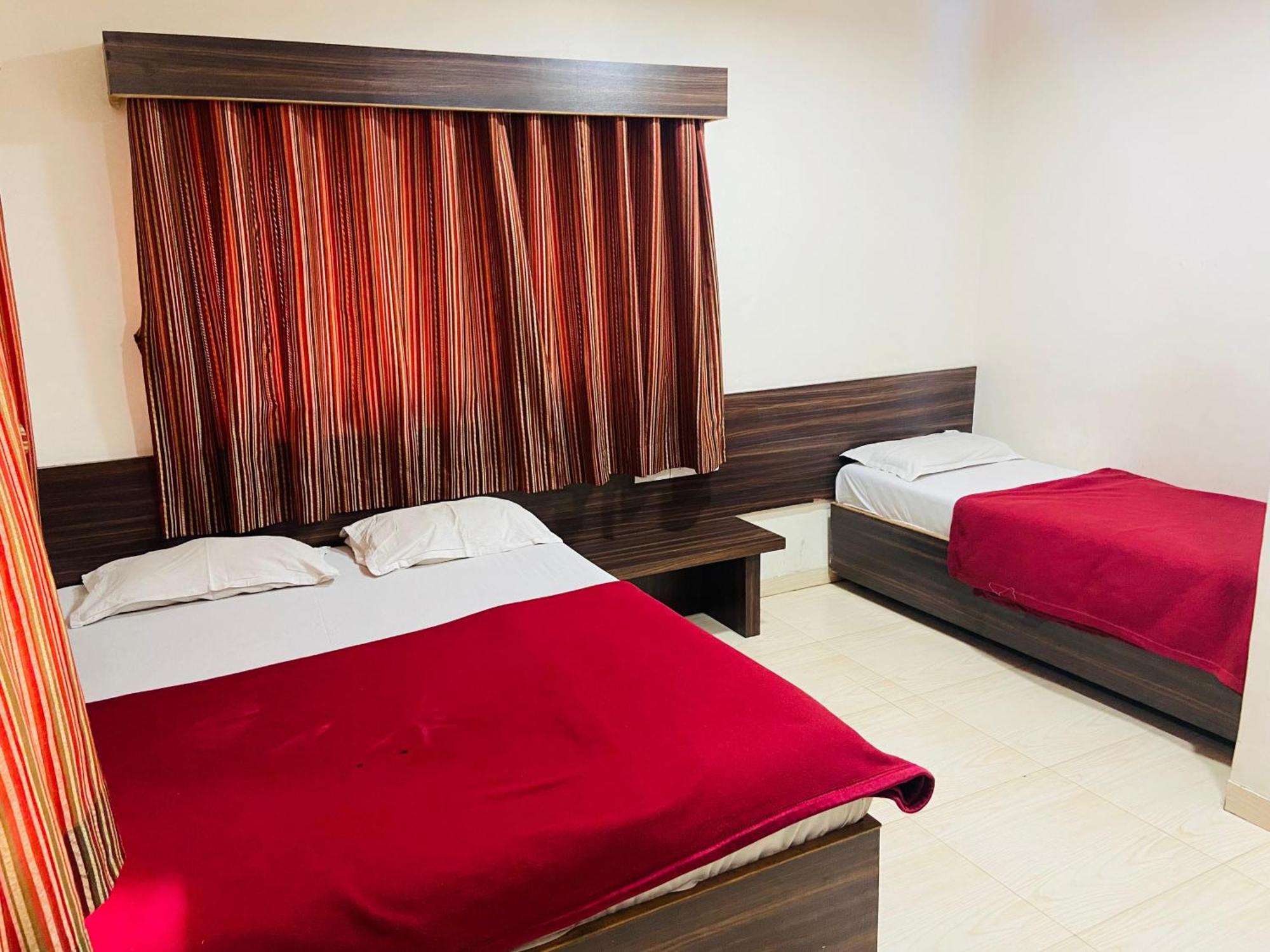 Hotel Sai Bhawani Shirdi Exterior foto